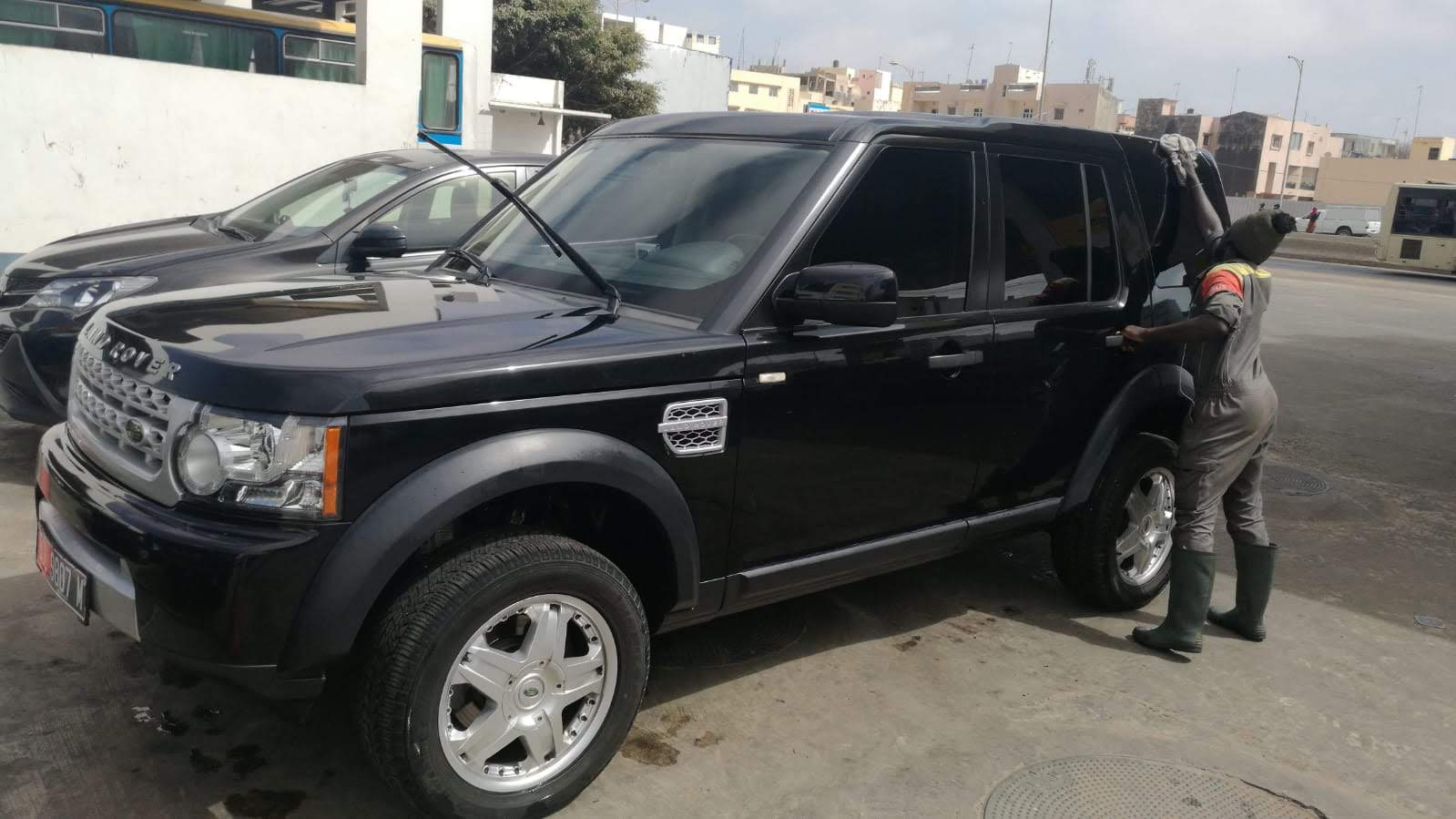 Land-Rover-Discovery-IV