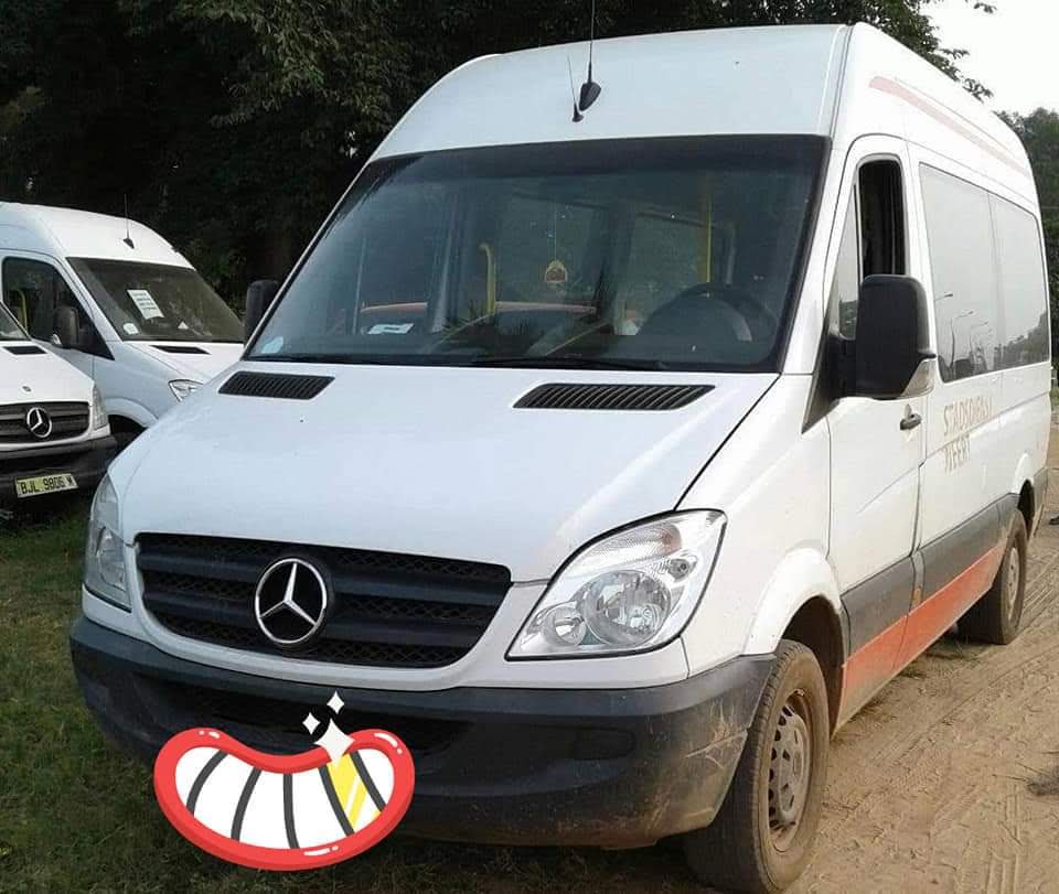Minibus-Mercedes-15-places